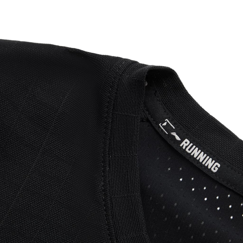 Li Ning Bežecká séria Jednofarebné logo Rýchloschnúce Priedušné Tričko s krátkym rukávom a okrúhlym výstrihom Pánske topy Čierne ATSU511-1