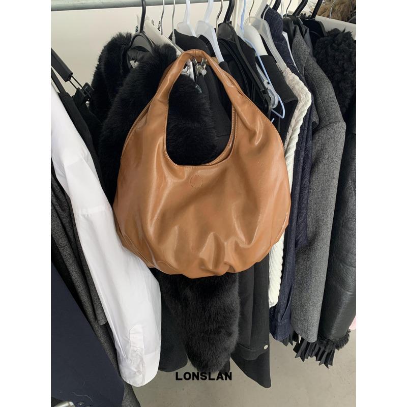 

Мягкая Плиссированная Блестящая Кожа Расслабленный Стиль Сумка Под Мышку В Контрастных Цветах коричневый