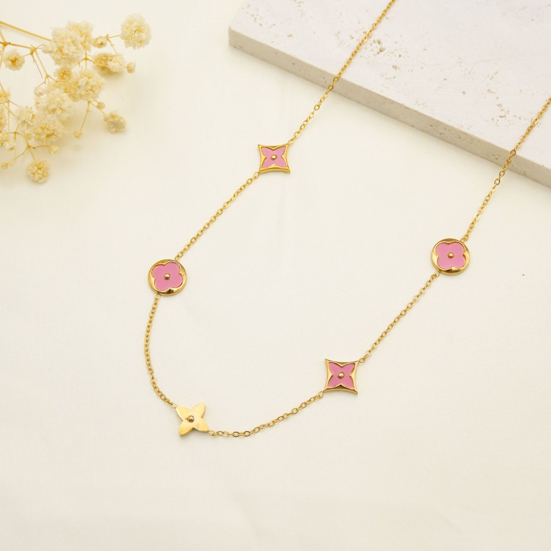 

Titanium Steel Four-leaf Clover Necklace - Luxury High-end Minimalist and Fade-resistant Women s Necklace мерехтіння