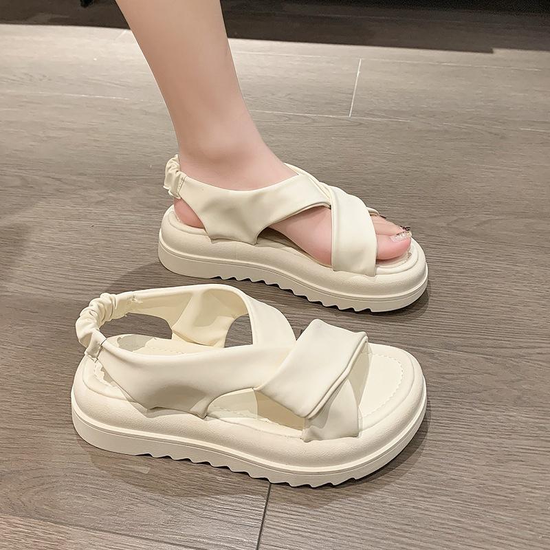 Stepping on shit sandals women's summer 2025 new one-pedal soft-soled versatile casual non-slip outer wear student cool slippers