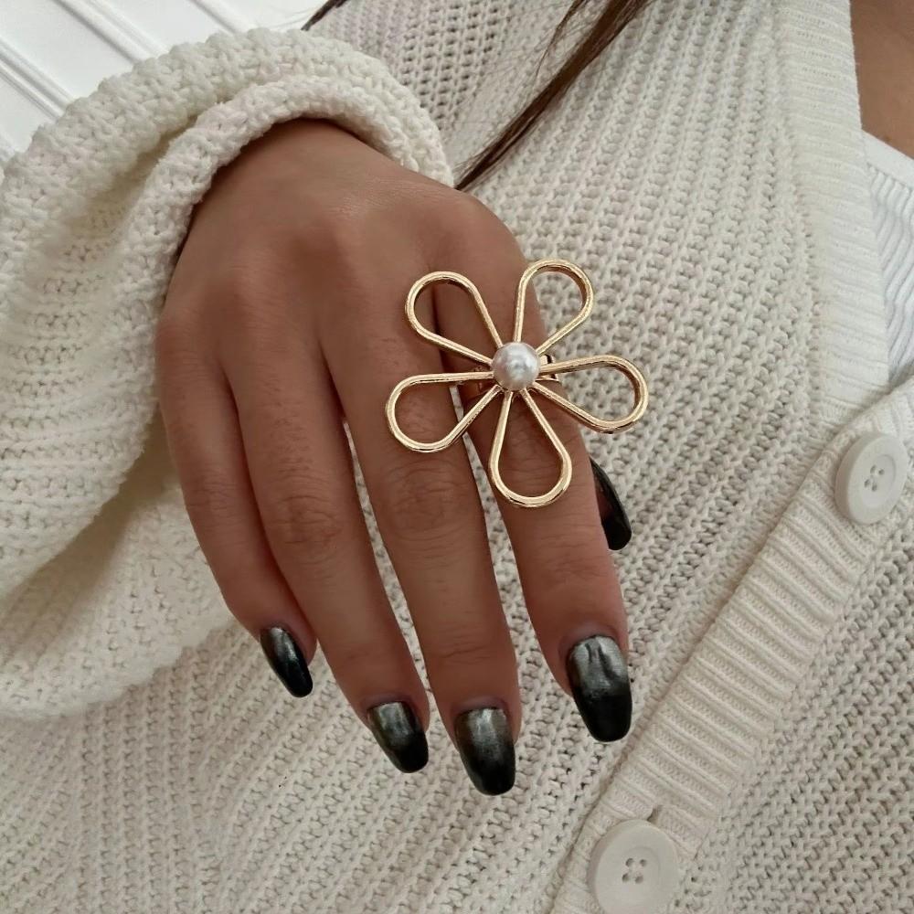 Exaggerated Starfish Ring Gold Color Flower Ring Romantic Pearl Ring Friends