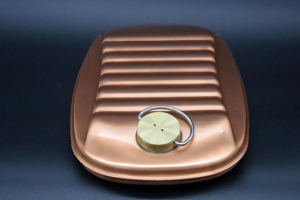 Shinkodo Hot Water Bottle (Capacity: 1,200ml) (Comes with 100% Cotton Bag) Made in Japan, Pure Copper, Gift Wrapping Included