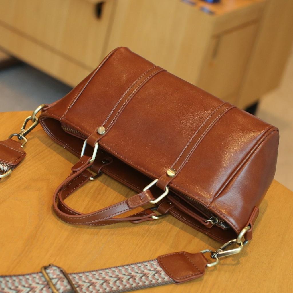 Retro first-layer cowhide women's bag, new genuine leather vegetable tanned leather, portable messenger bag, polished soft leather, live stream.