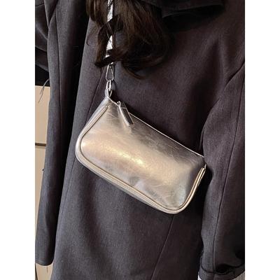 Neue trendige Nischendesign High-End Herbst- und Winterkette vielseitige Mode tragbare Baguette-Umhängetasche