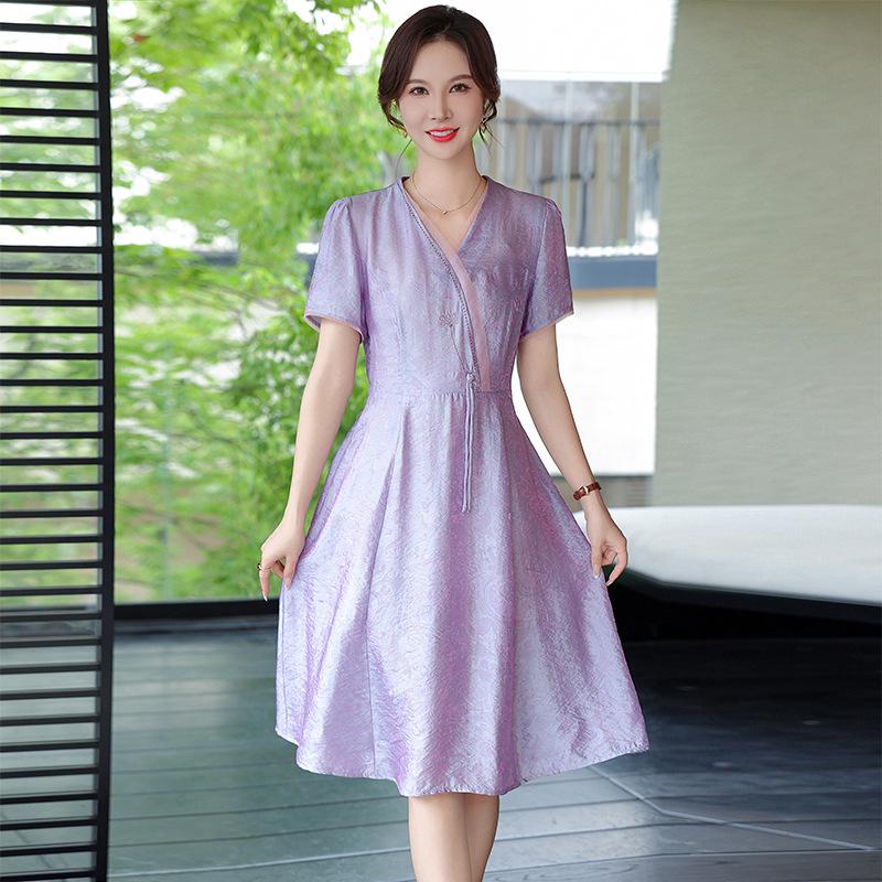 

Elegant Summer Dress for Mom: Short Sleeve, Chinese Style, Slimming Long Skirt for Middle-Aged & Elderly Women (2026). L (suggested under 105 jin) светло-фиолетовый