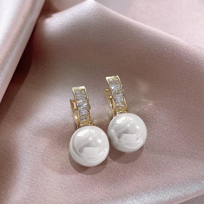 Gorgeous Flower Imitation Pearl Earrings Women Luxury Inlaid Sparkling CZ Stone Fashion Wedding Jewelry Wholesale Lots
