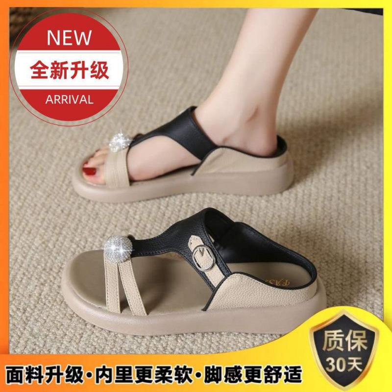 

Sandals women 2025 new comfortable middle-aged mother fashionable versatile soft sole non-slip flat bottom with skirt 40