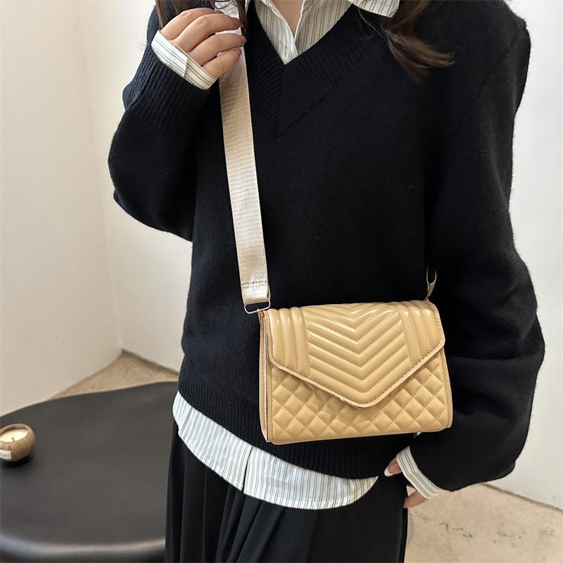 Fashionable Solid Color Plaid Small Square Bag For Women Elegant Chic Design