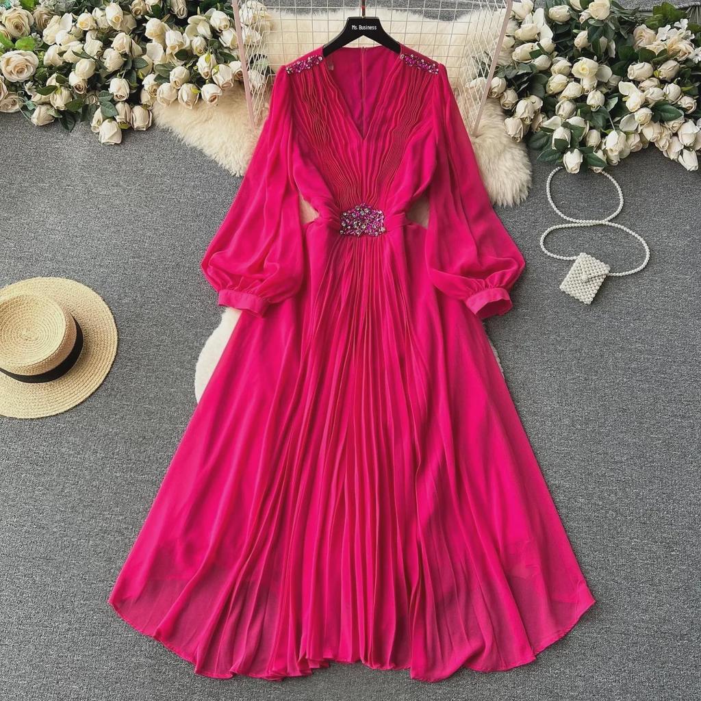 Elegant V-Neck Chiffon Dress with Waist-Cinching A-Line and Pleated Design