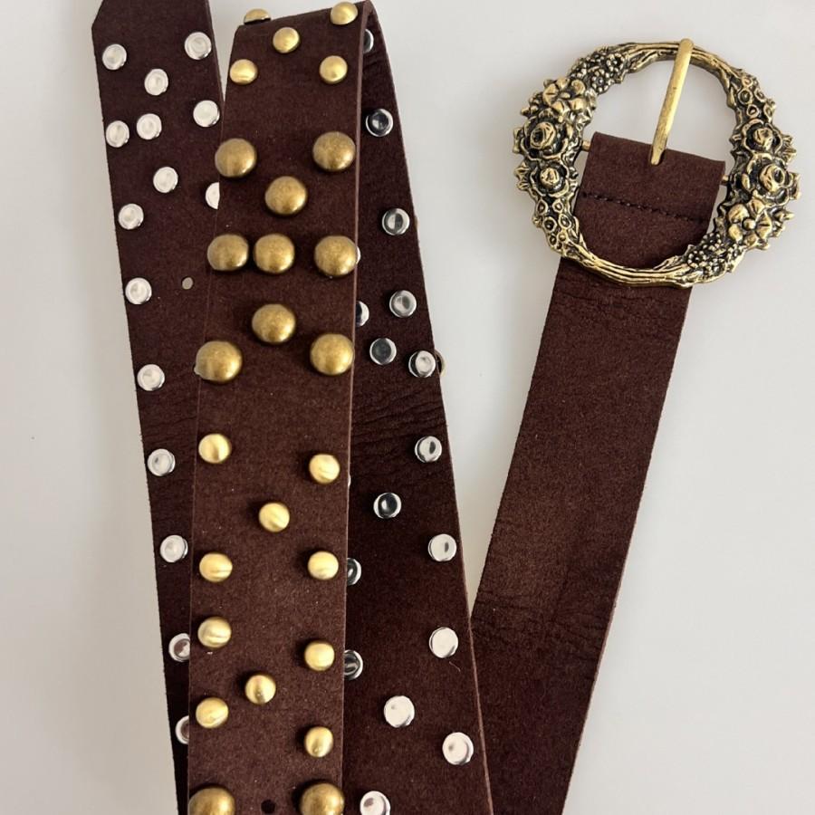 This Retro, Irregular Hand-rivet Belt Features A Super-fine Body That Is Both Wear-resistant and Soft