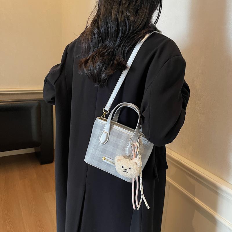 Fashion Bag Autumn New Bucket Bag Contrasting Color Retro Going Out Shoulder Bag Crossbody Women's Bag