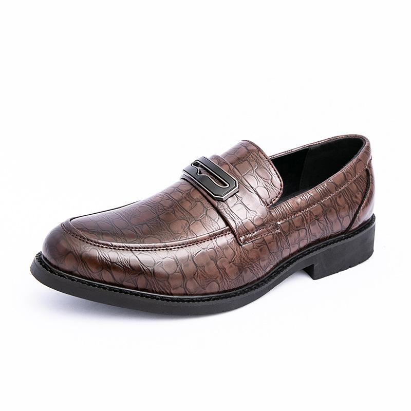 Large size men's foot cover pointed leather shoes fashion dress business casual shoes British style loafers men's shoes