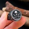 Bague Personnalisée Punk Double Couteau Crâne Pirate Homme Glamour Créatif Hip Hop Rock Fête Bague Acier Inoxydable Accessoires