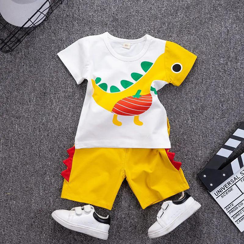 

Летний детский костюм-двойка для мальчика, костюм с мультяшным принтом динозавра, футболка с круглым вырезом, шорты 130 жёлтый