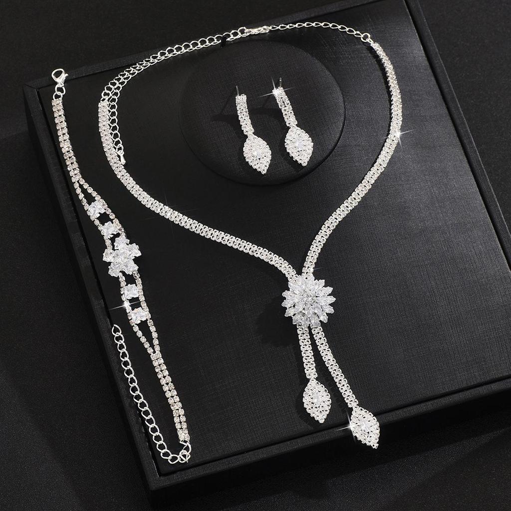 European & American Floral Zircon Necklace: Elegant Bridal Jewelry Set for Weddings & Banquets
