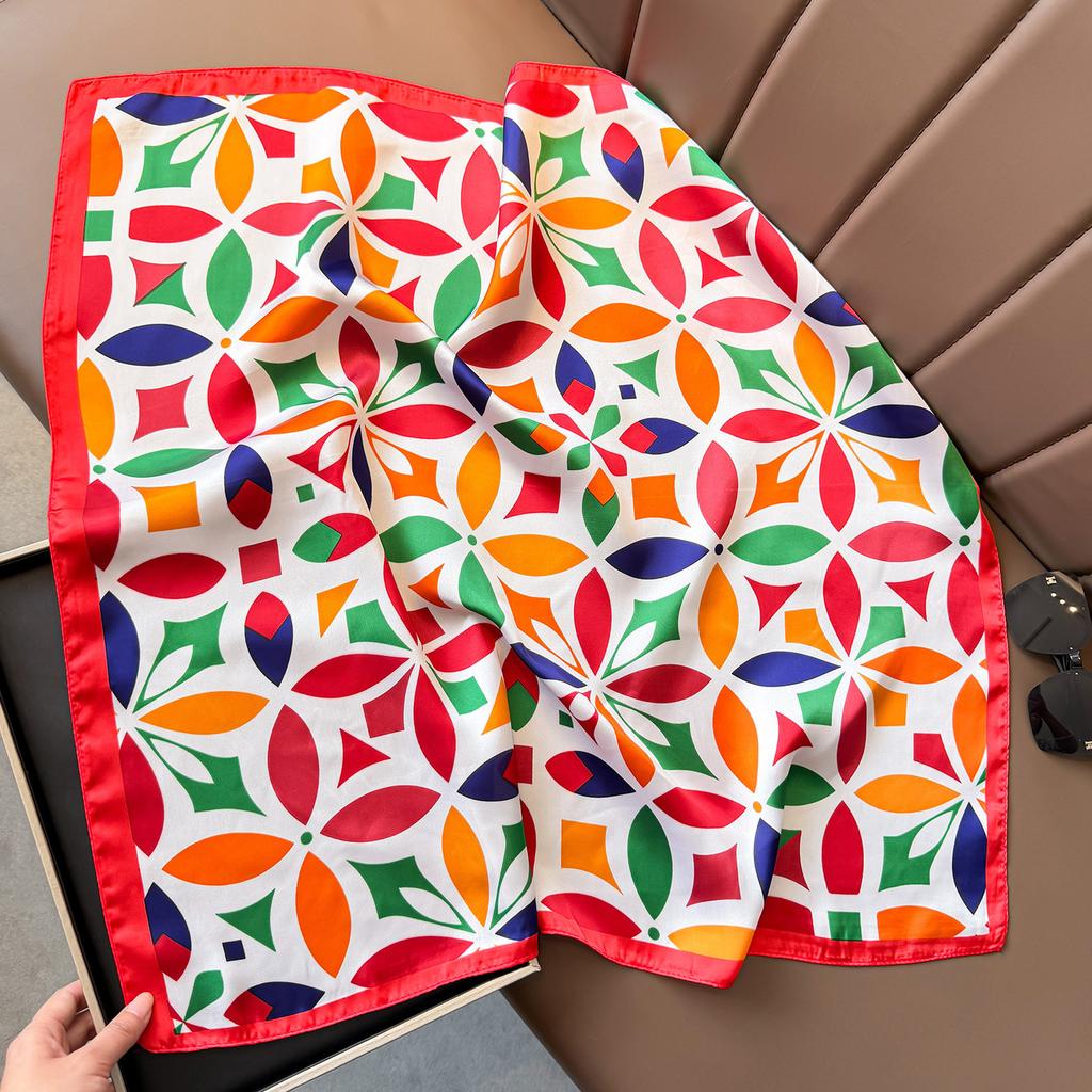 New Spring Summer Classic Printed Small Square Scarf Women Fashion Versatile Decorative Neck Scarf
