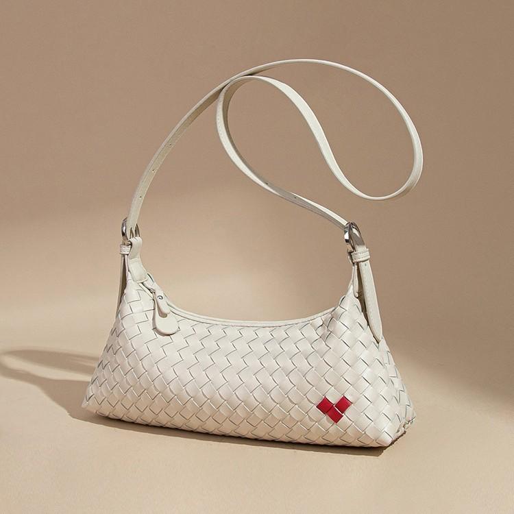 IELGY Hand-Woven Baguette Bag All-Match Commuter Underarm Bag White