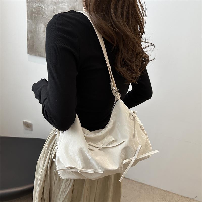 Large Capacity Fashionable Bow Personality Underarm Bag Women's New Casual Shoulder Bag Fashionable Commuter Backpack