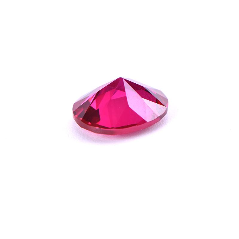 Kreativní kulatý korundový holub Krvavě červený korund umělý drahokam