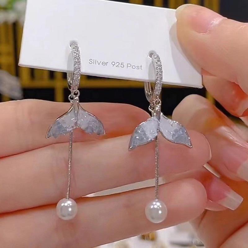 

Super fairy blue crystal fishtail pearl fringed earrings niche design long stud earrings temperament light luxury earrings