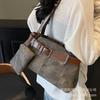 This Year's Popular Bags Are Women's Autumn and Winter 2025 New Niche Design Messenger Bags, High-end Single Shoulder Underarm Handbags.