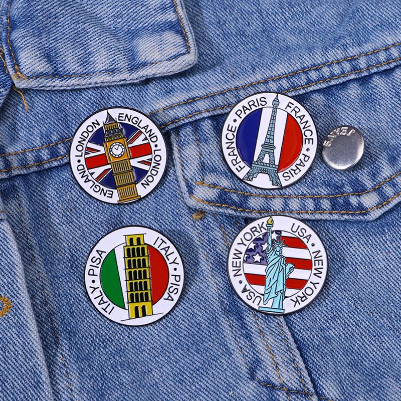 Distintivo Monumento Europeo: Statua della Libertà, Torre Pendente, Big Ben, Torre Eiffel.