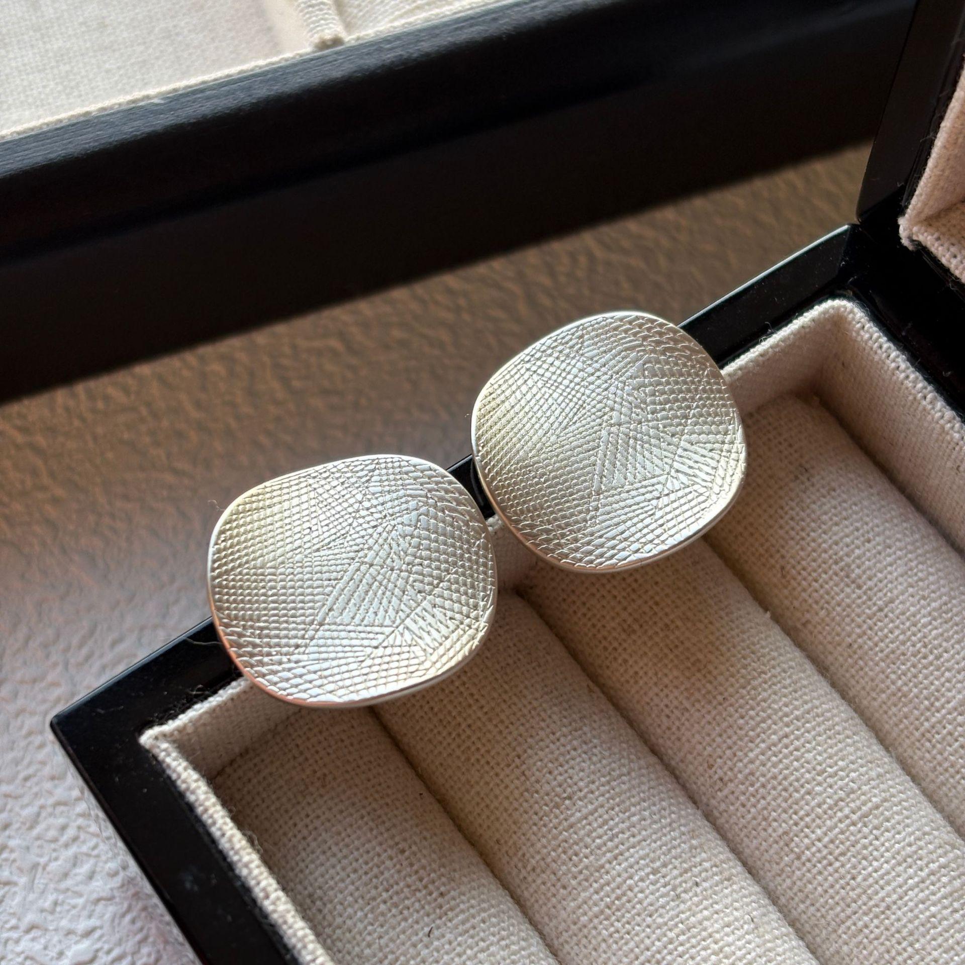 

Серьги с текстурой, универсальная текстура, простые и модные, уникальные серьги-подвески, новые высококачественные и нишевые аксессуары