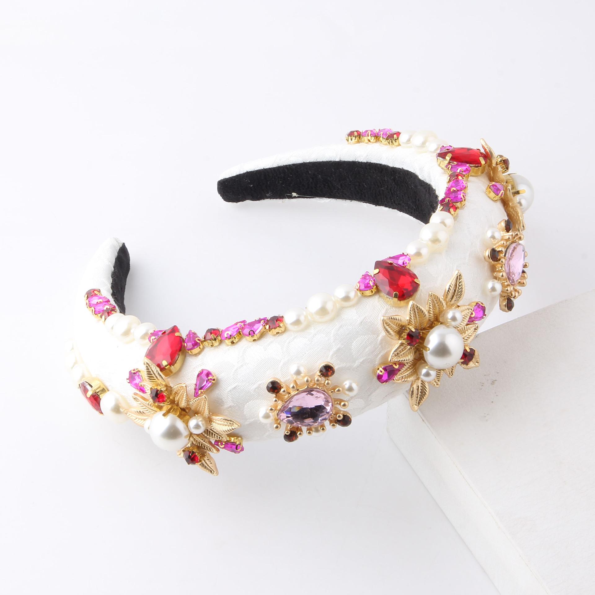 

Барочный жемчуг, стразы, цветочная повязка на голову: Элегантный аксессуар для волос для вечеринки