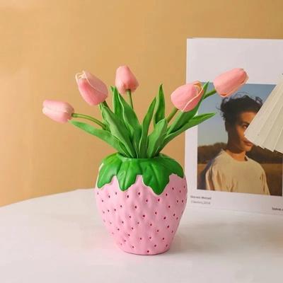 Cute Flower Arrangement Strawberry Shaped Vase Home Decoration Desktop Strawberry Vase Resin Fruit Pots Office