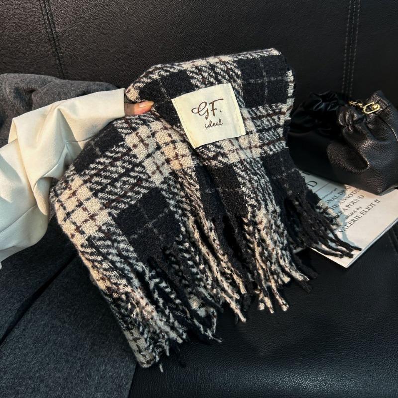 Autumn and winter new Maillard imitation cashmere plaid scarf women's winter senior sense versatile shawl thickened warm scarf