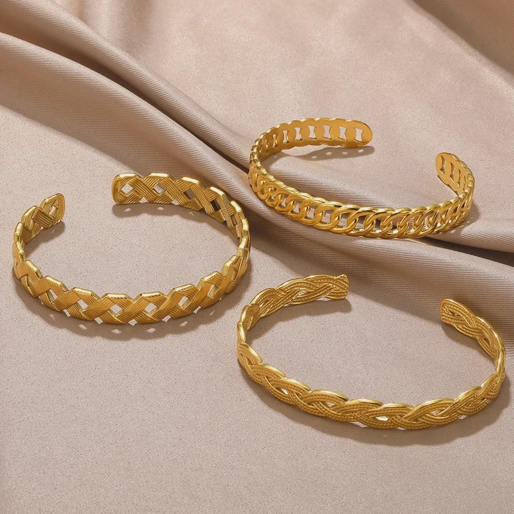 European & American Stainless Steel Heart-Shaped Hollow Geometric Bracelet