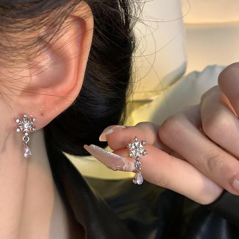 Luxury Zircon Snowflake Earrings for Women Full Rhinestone  Girls Party Jewelry Gift