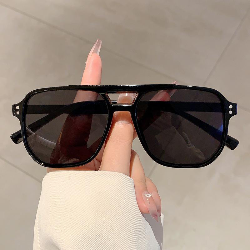 Vintage Doppelte Brücken Herren Damen Sonnenbrille Mode Klare Ozeanlinse Brillen Nieten Sonnenbrillen Unisex UV400 Brillen