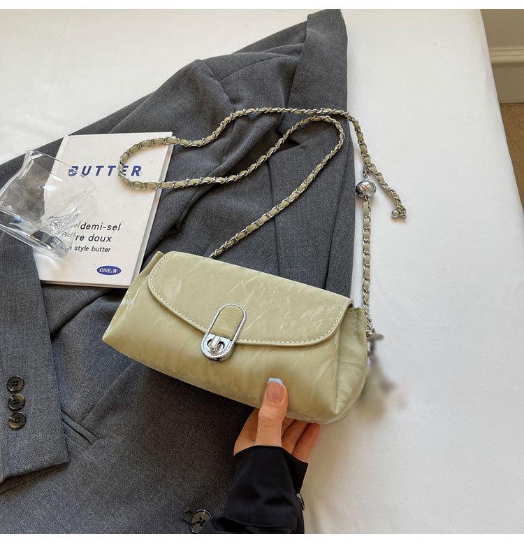 

Маленькая сумка премиум-текстуры женская 2025 новая летняя универсальная сумка-мессенджер на цепочке через плечо на одно плечо подмышку маленькая квадратная сумка