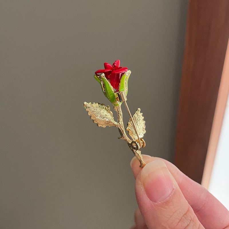 French Pearl Botanical Floral Brooch Women Summer Style Anti-Slip Clasp Elegant Suit Accessory Versatile Commute Bouquet