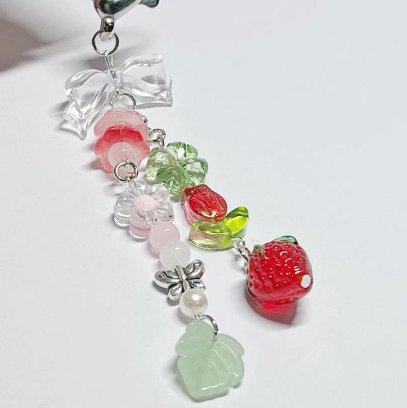 Aesthetic Keychain with Star and Strawberry Charm Fashionable Key Holder Unique Purse Decoration for Daily Party