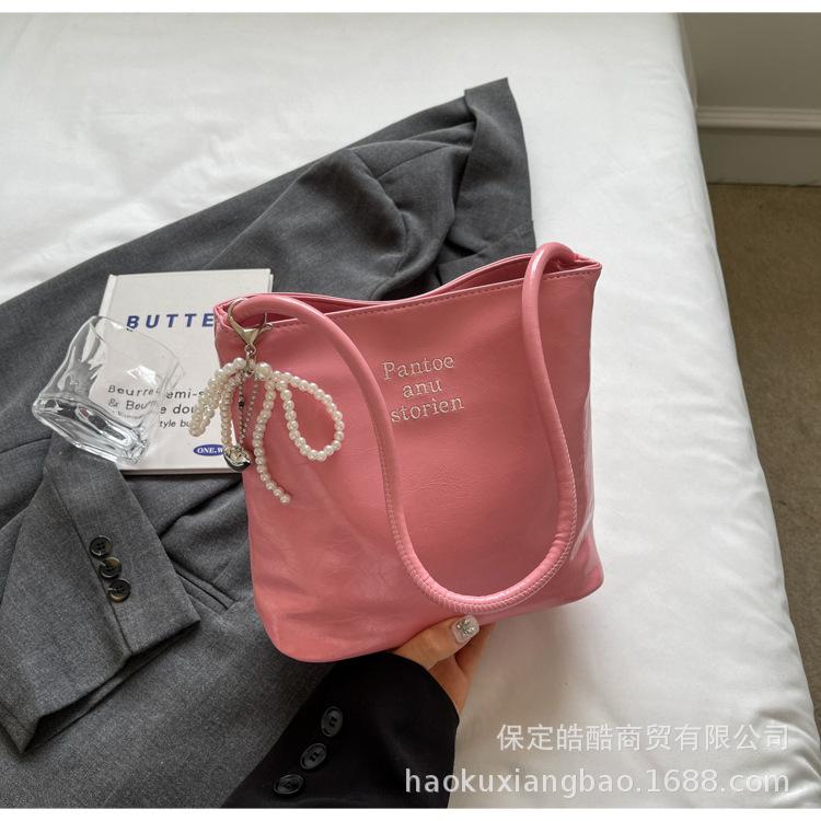 Silver Bag Women's 2025 New Trendy Fashion Popular High-end Shoulder Bag Red Super Fire Commuter Bucket Bag