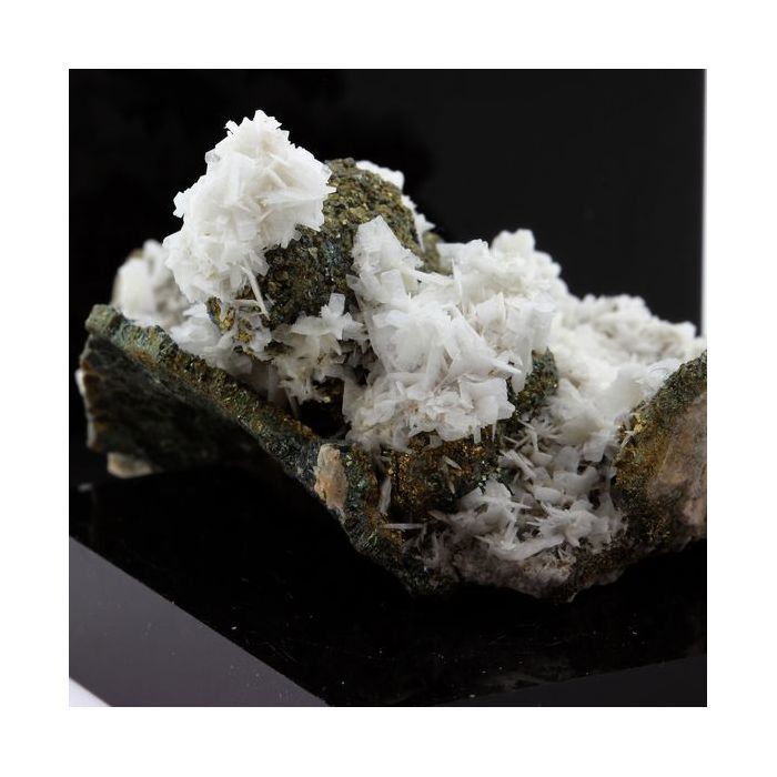 Pyrite, Baryte 282.1 carats