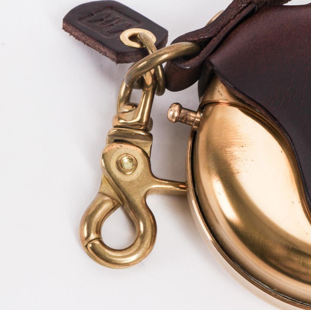 Portable Ashtray Butt Holder Leather Brass Stylish Keychain Leather Multi Case Present Clamp Black [Cramp] Men's