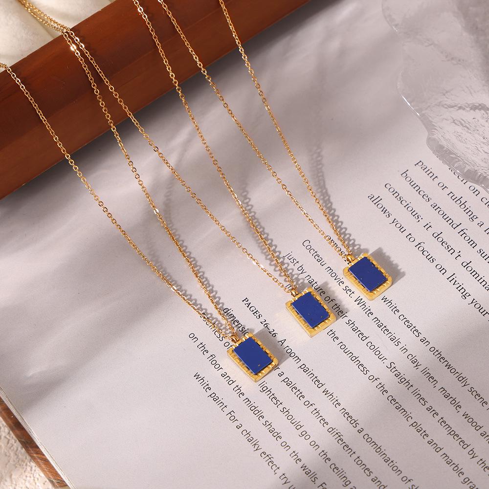 18K Goldplattierte Blaue Lapislazuli Quadratische Anhänger Halskette – Französischer Retro Layering Stil