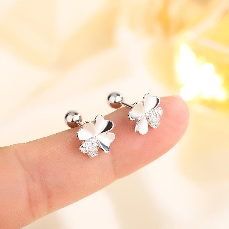 S925 Four-Leaf Clover Minimalist Screw-On Stud Earrings - Trendy, Light Luxury Style for Women’s High-End Ear Cartilage
