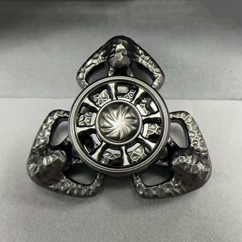 EDC Three Leaf Rotating Fingertip Gyroscope Adult Stress Relief Toy Fingertip Tuner for Relieving Anxiety and Relaxation