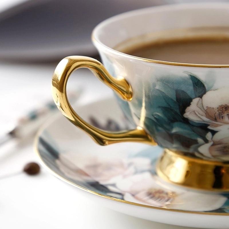 Coffee cups and sauce sets English porcelain tea service Ceramic cup Travel with spoon Retro cup