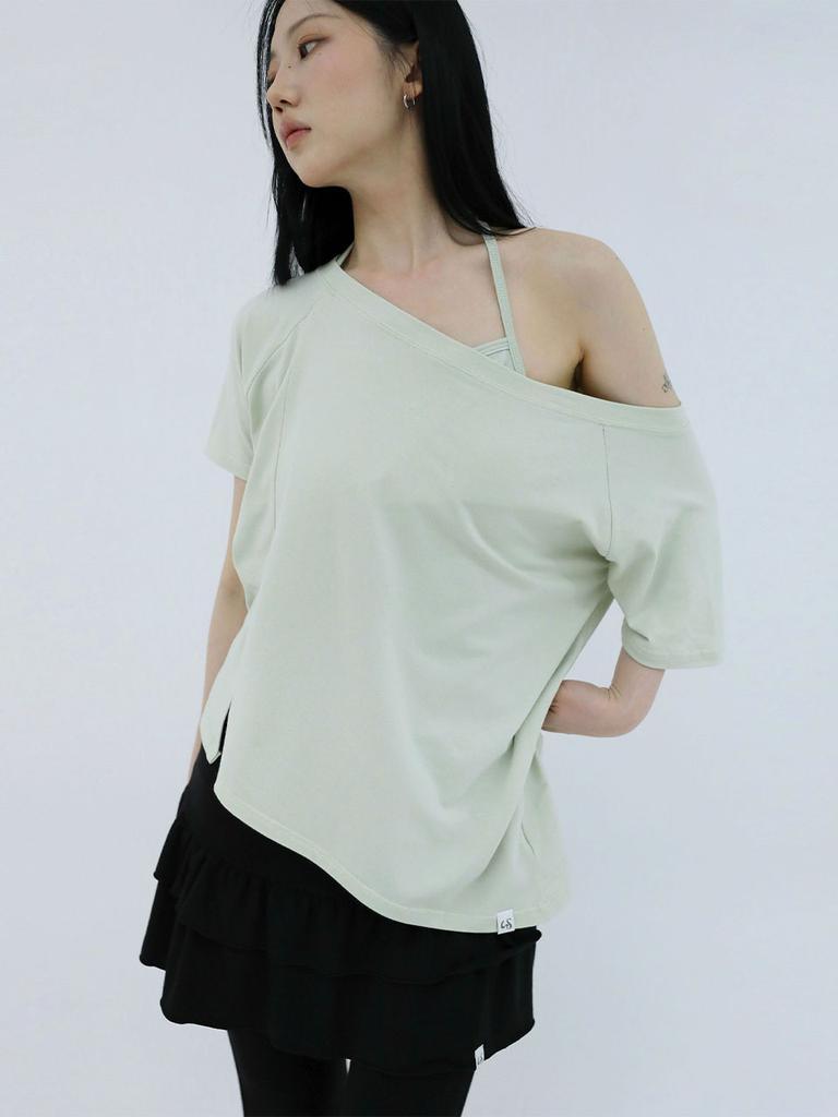 Eogeulliswedou Asymmetrical Button Shoulder Top (Green)