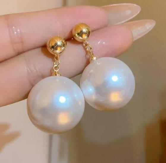 

Элегантные крупные жемчужные серьги-пусеты - Высококлассные универсальные пусеты на осень/зиму с уникальным, преувеличенным дизайном