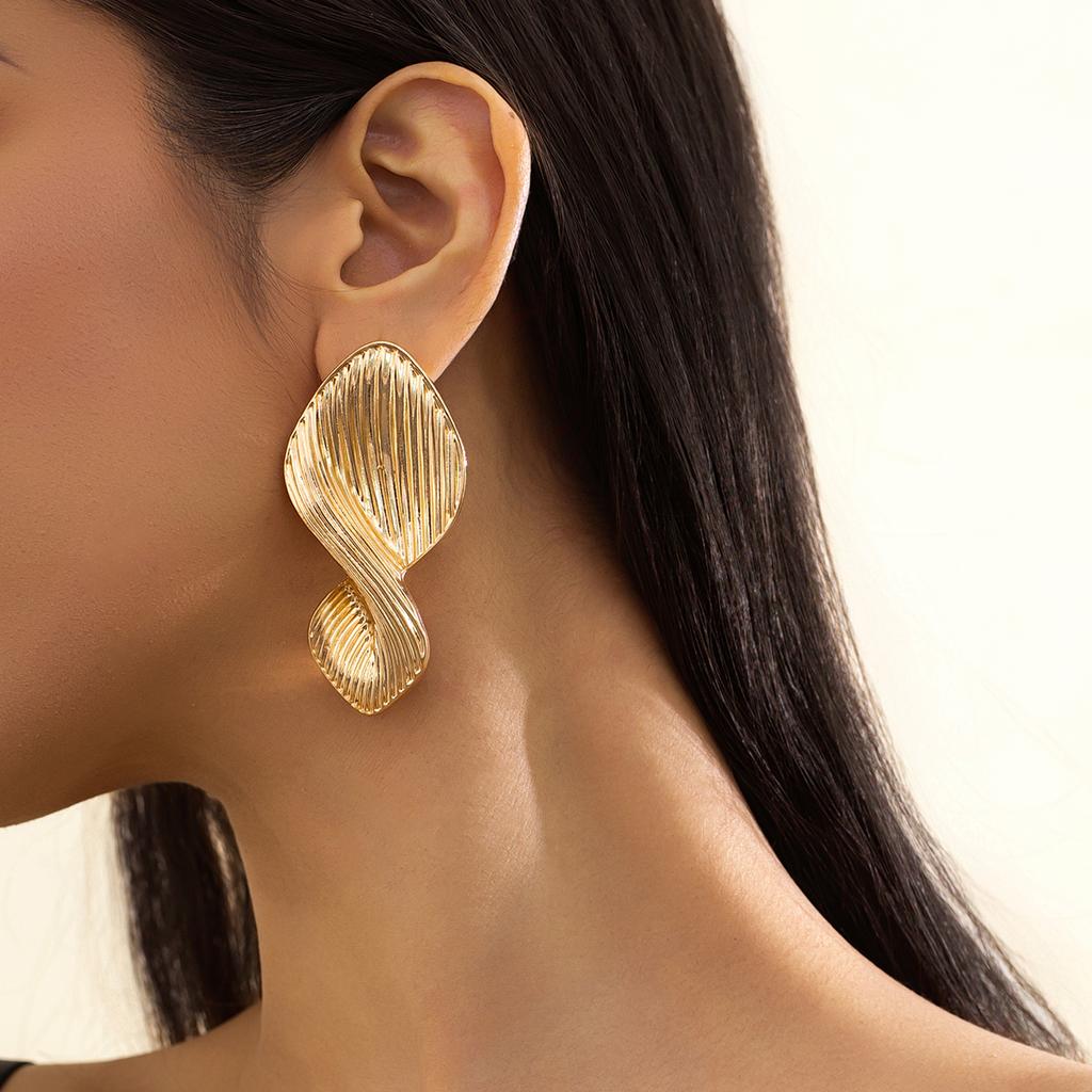 Ingemark 3 Styles Elegant Vintage Gold Color Stripe Stud Earrings Women Hyperbole Geometric Piercing Earrings Classic Jewelry
