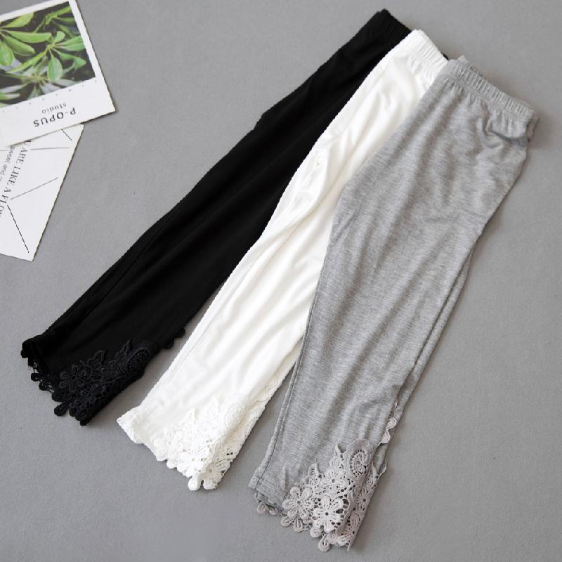 Pantaloni slăbit din dantelă pentru femei