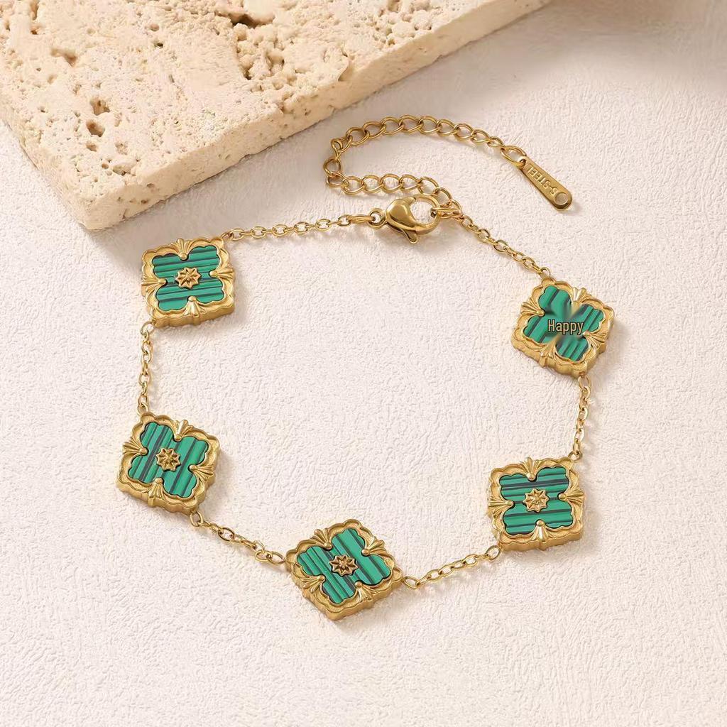 Retro Italian Mother-of-Pearl Four-Leaf Clover Bracelet: Elegant, Luxurious, and Versatile