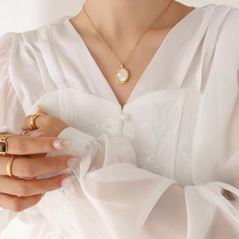 Elegant Gold-Plated Titanium Steel Necklace with Oval White Sea Shell Pendant