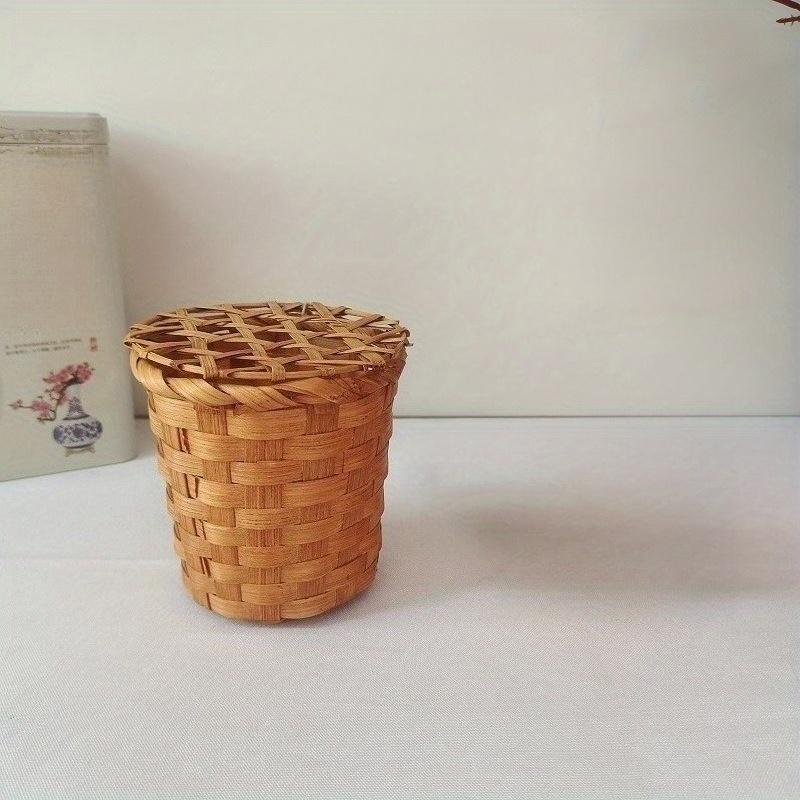 

1Pc Hand-woven Mini Bamboo Basket Gift Box Storage Box, Halloween Gift Christmas Gift 10*10CM*D